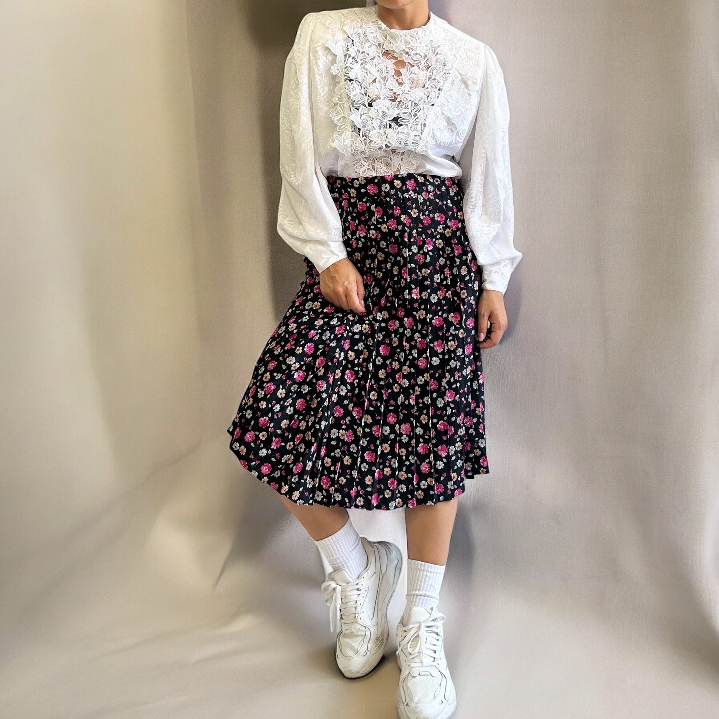 Vintage Floral Pleated Midi Skirt