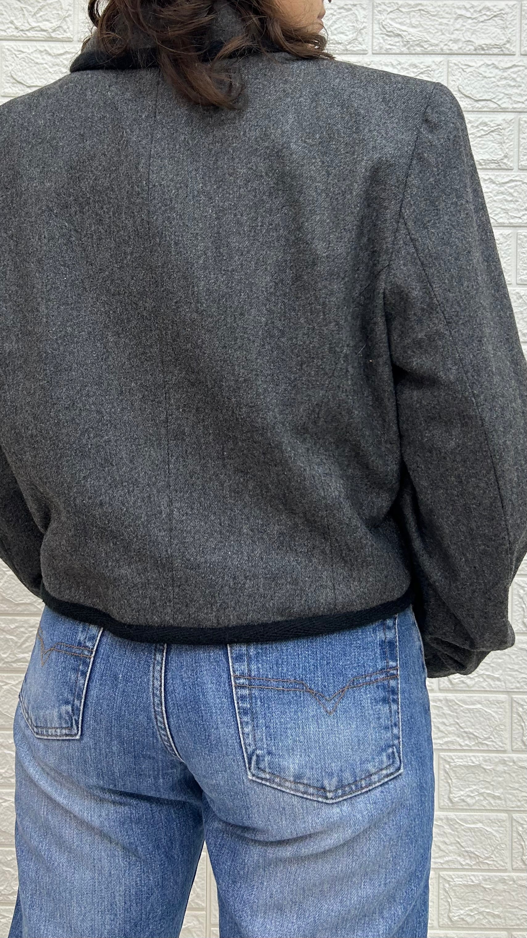 Vintage Wool Blazer – Structured Classic