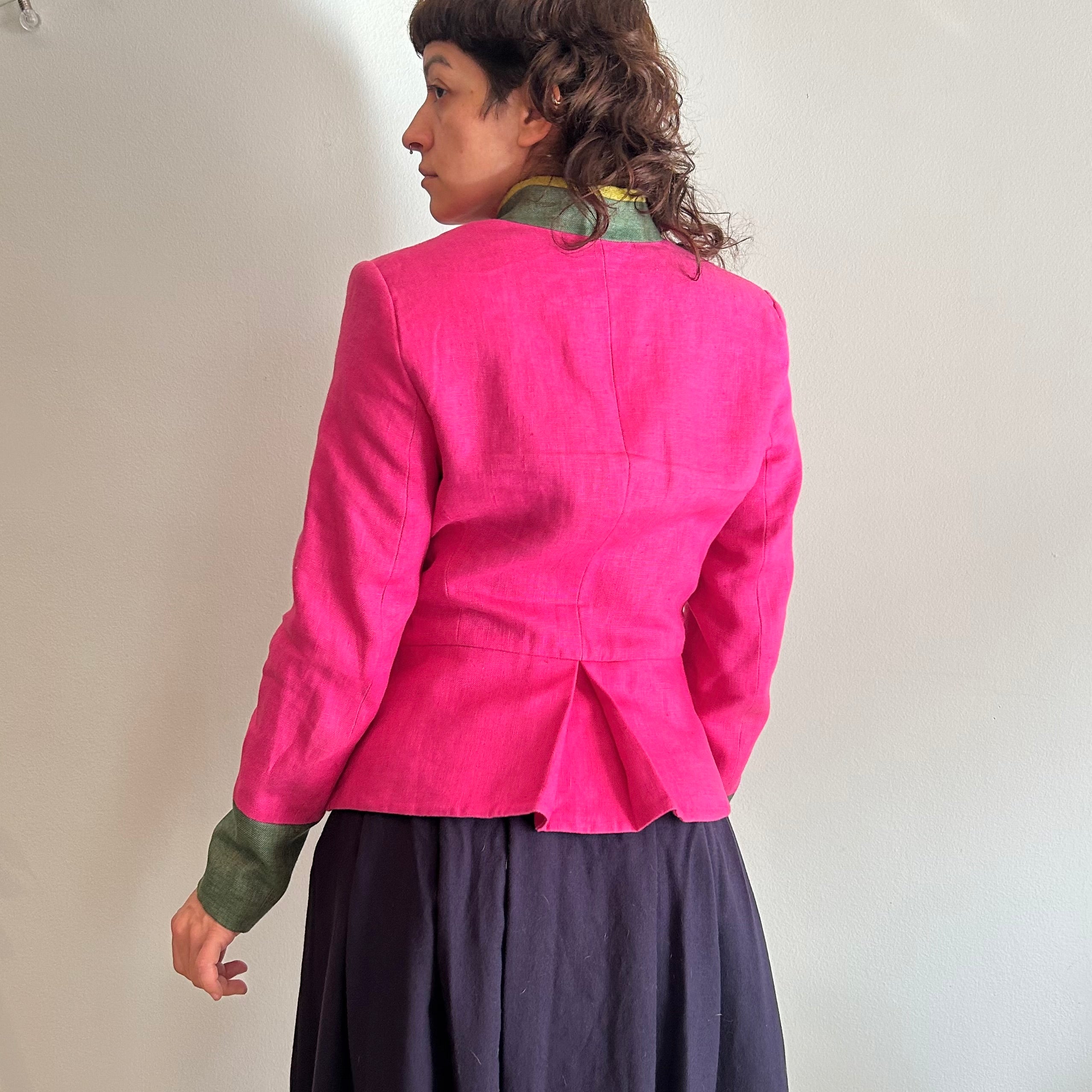 Heritage Trachten Statement Blazer – Fuchsia Linen & Olive Contrast