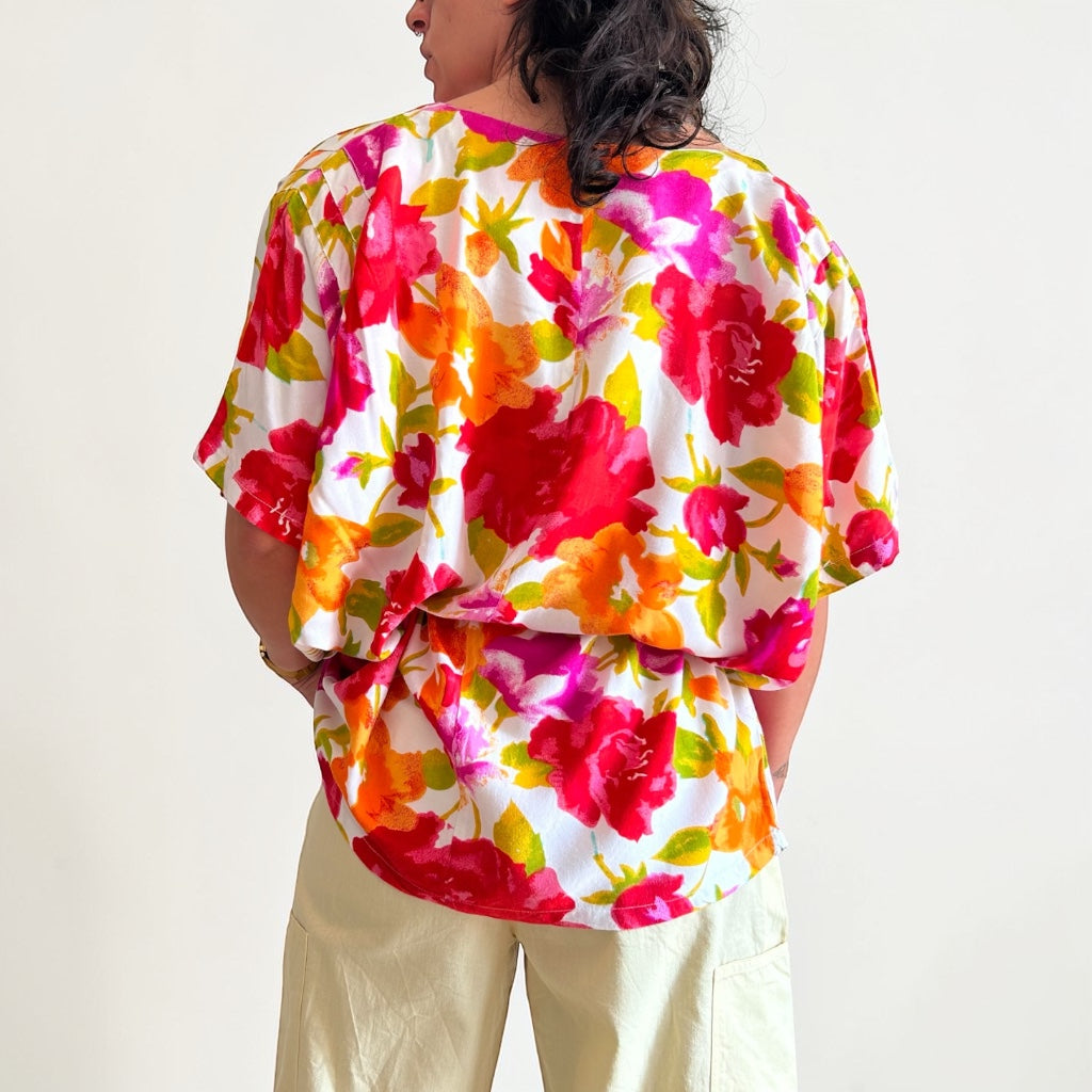 80s Multicolored Floral Short Sleeve Shirt • 100% Viscose • Plus Size