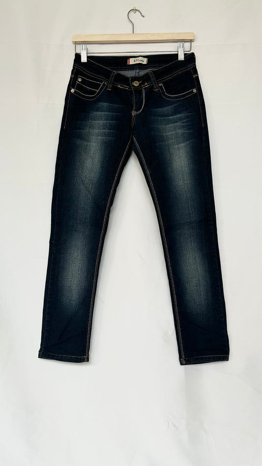 Levi’s Low Waisted Slim Fit 571 W 27 L 32