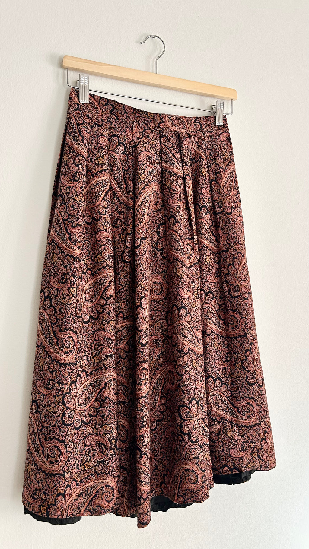 1970s Vintage Quilted Vest & Pleated Skirt Set – 100% Viscose, High Waist Boho Two-Piece