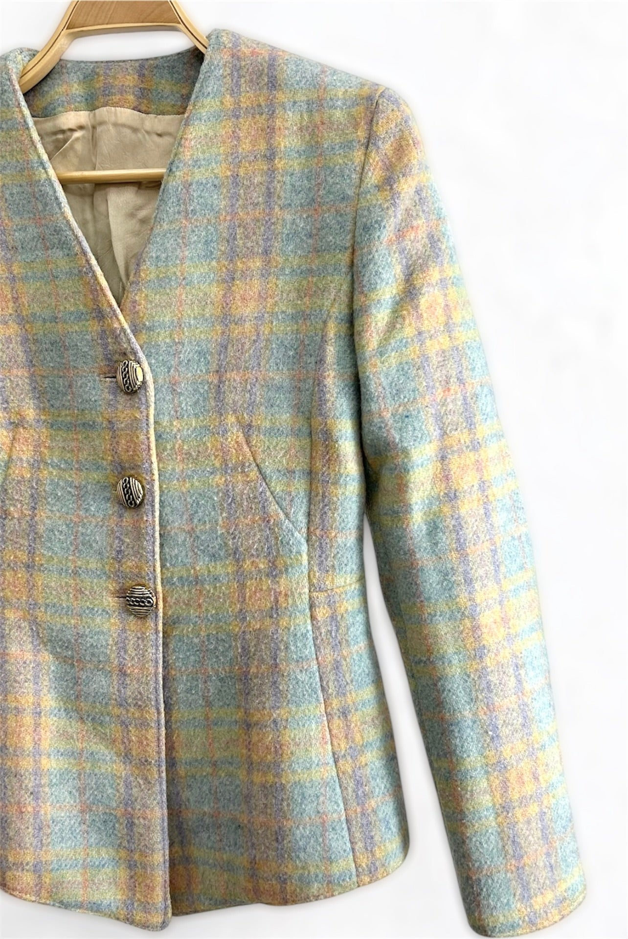 Vintage Plaid Blazer – Pastel Plaid Pattern