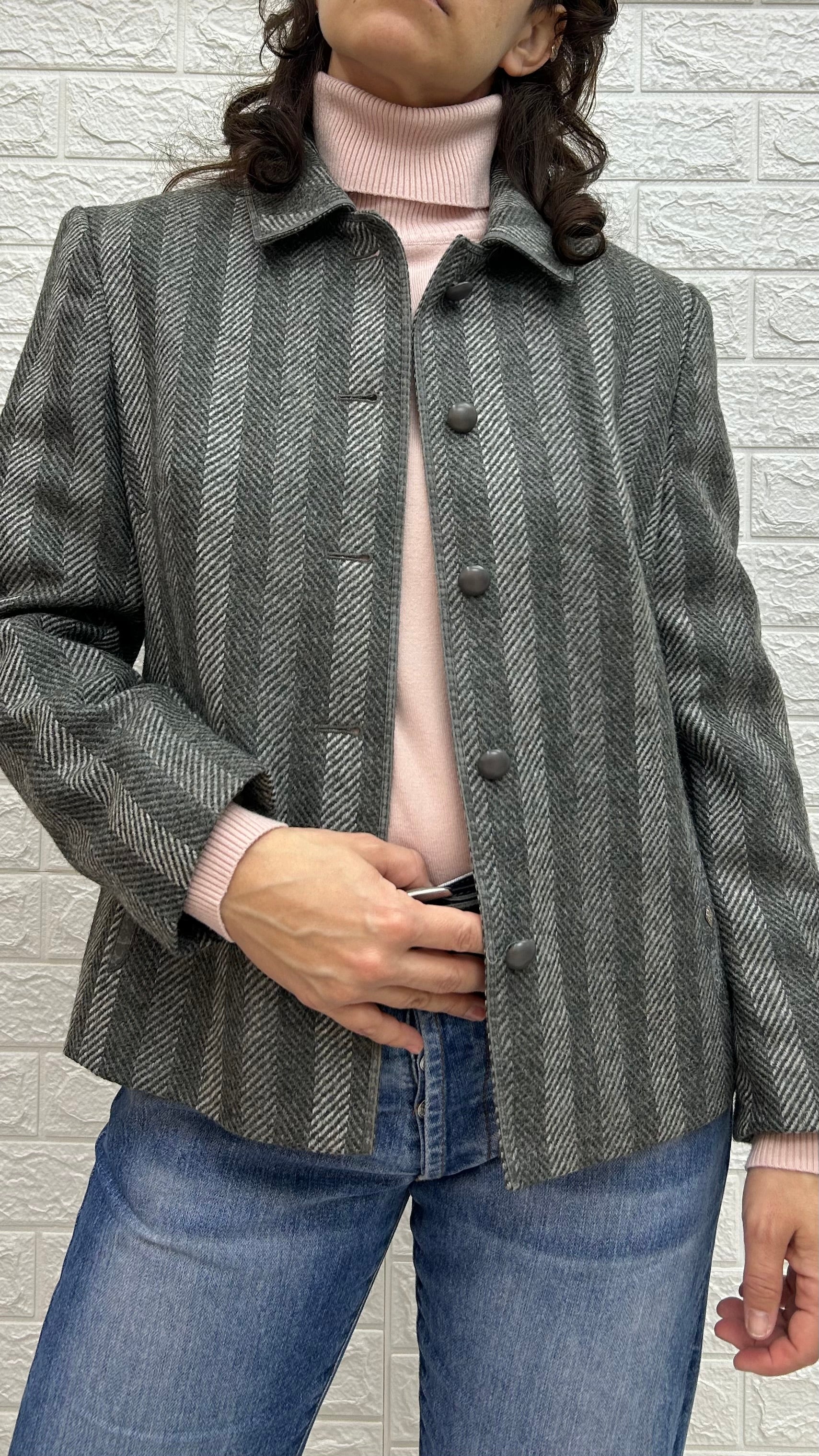 Vintage Wool Herringbone Blazer – Timeless Tailoring