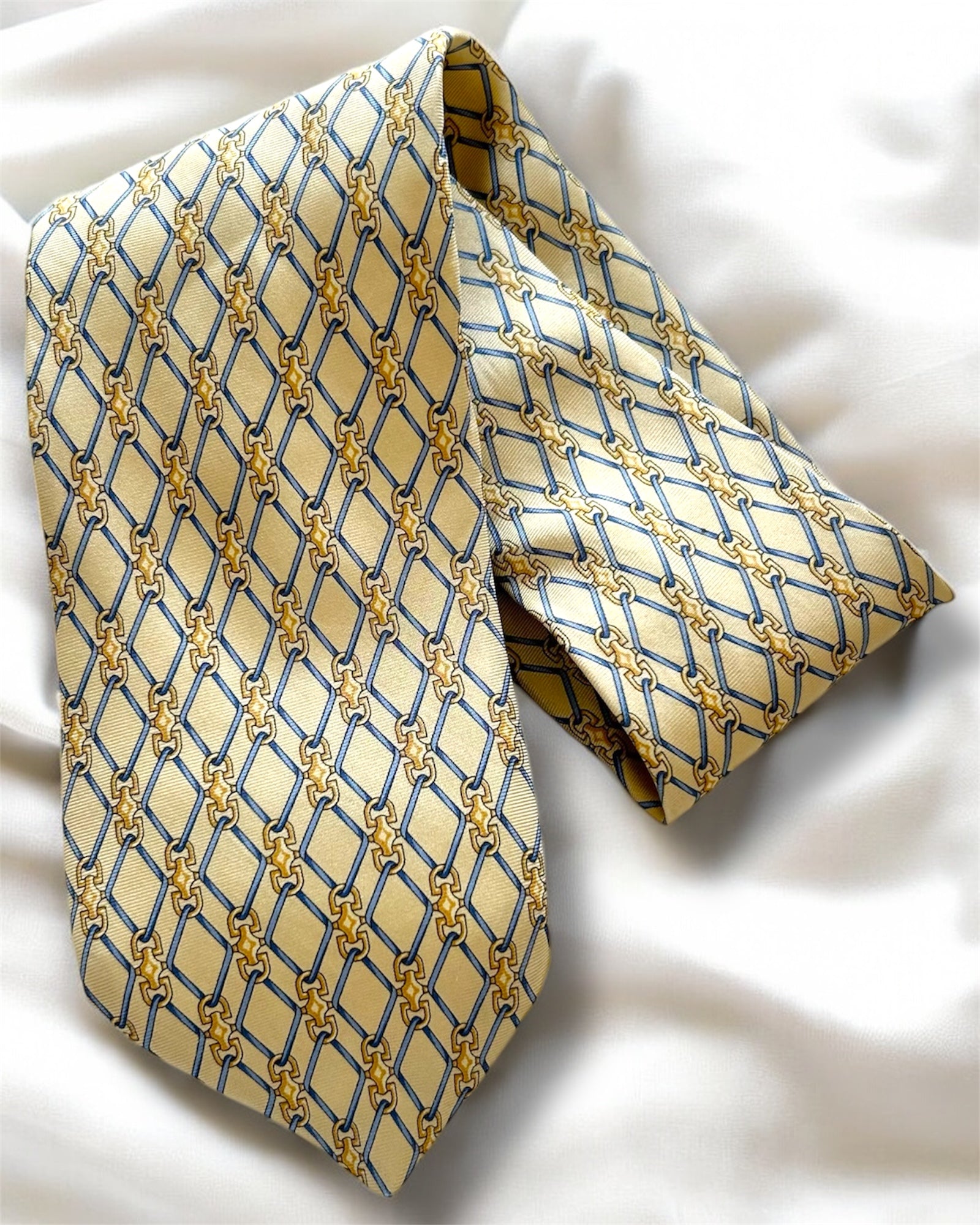 Vintage 1980s Beaufort for Tie Rack Silk Tie – Made in Italy – Chain Pattern in Gold & Blue on Beige