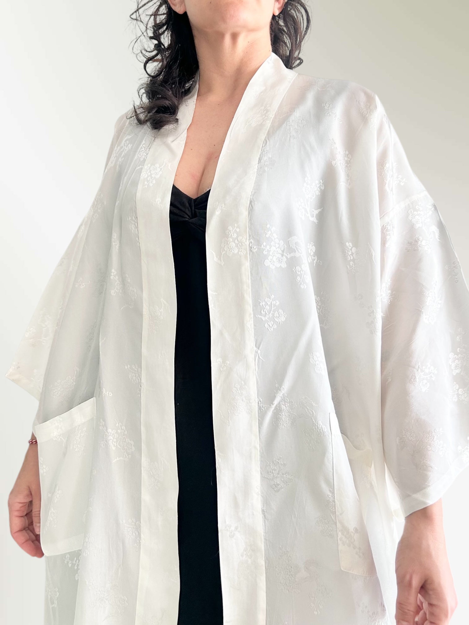 1980s Dragon Embroidered Rayon Kimono Robe