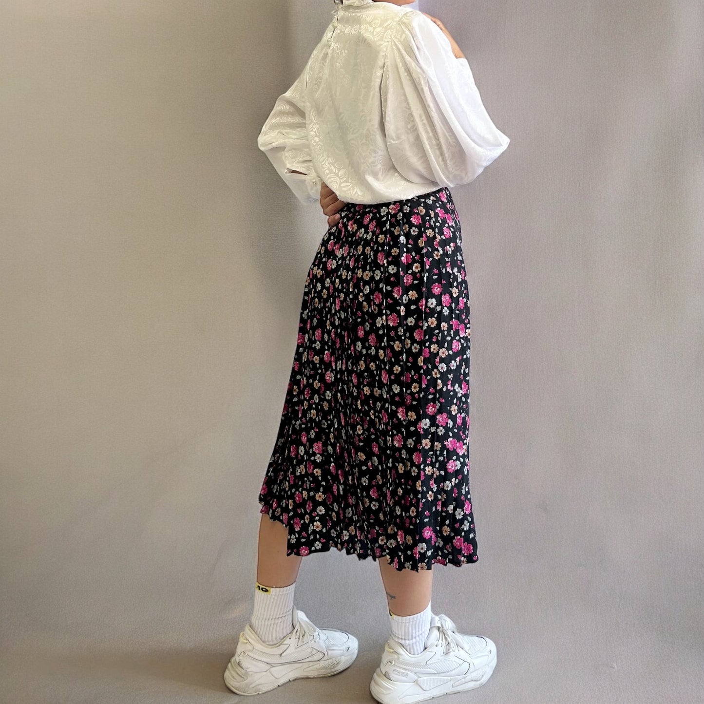 Vintage Floral Pleated Midi Skirt