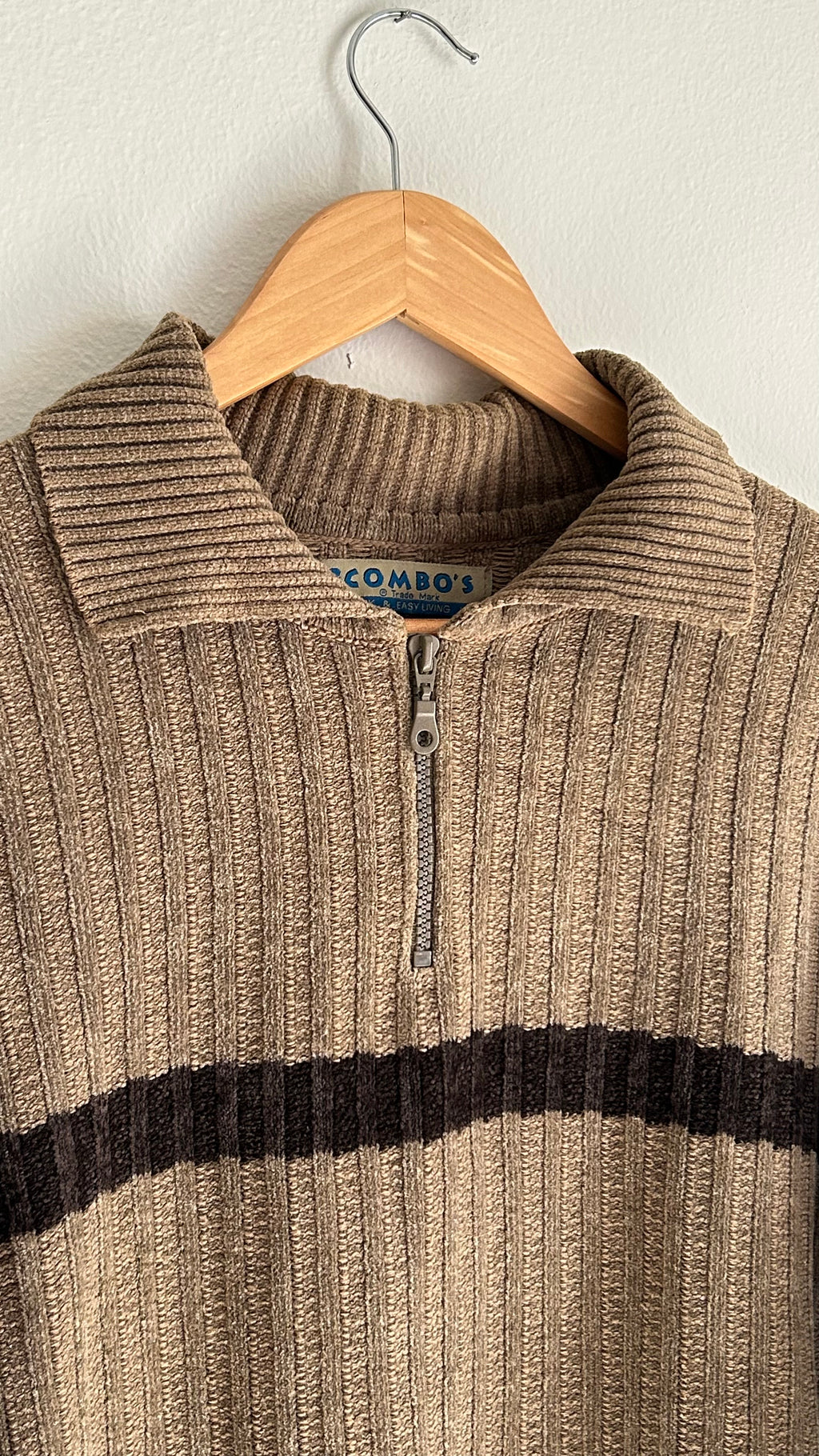 Vintage Brown Ribbed Knit Sweater – Polo Collar & Chest Zipper