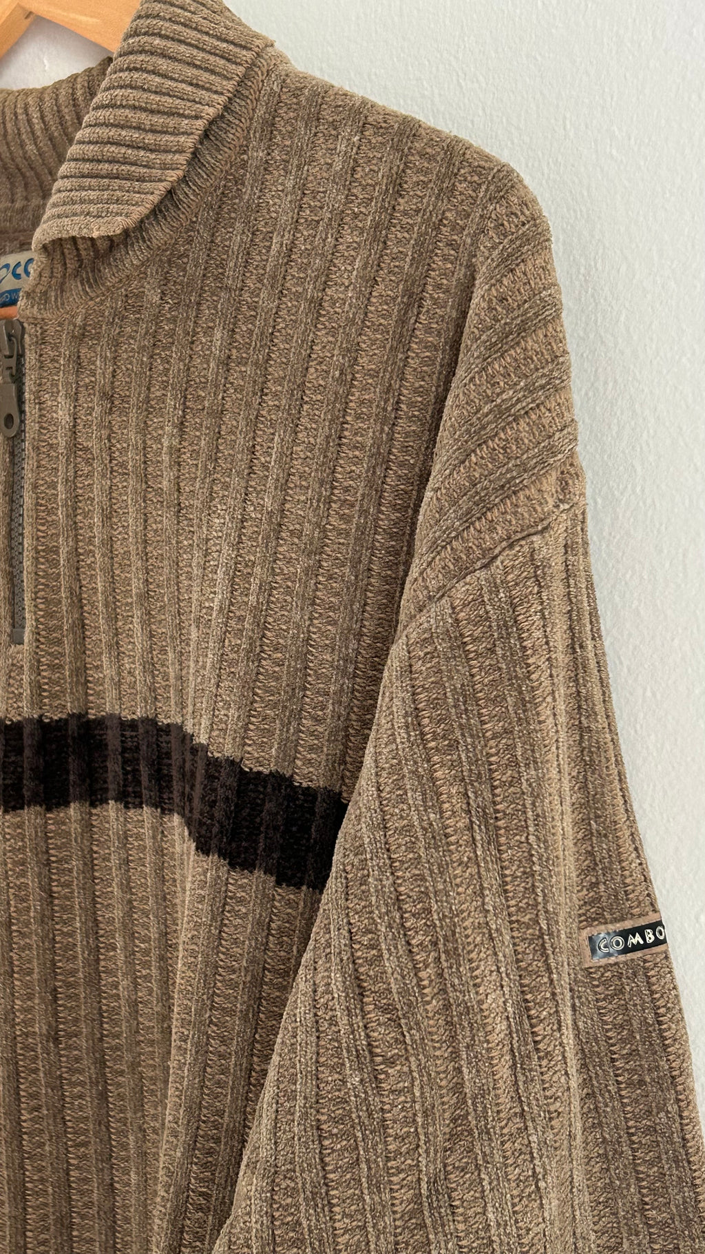 Vintage Brown Ribbed Knit Sweater – Polo Collar & Chest Zipper