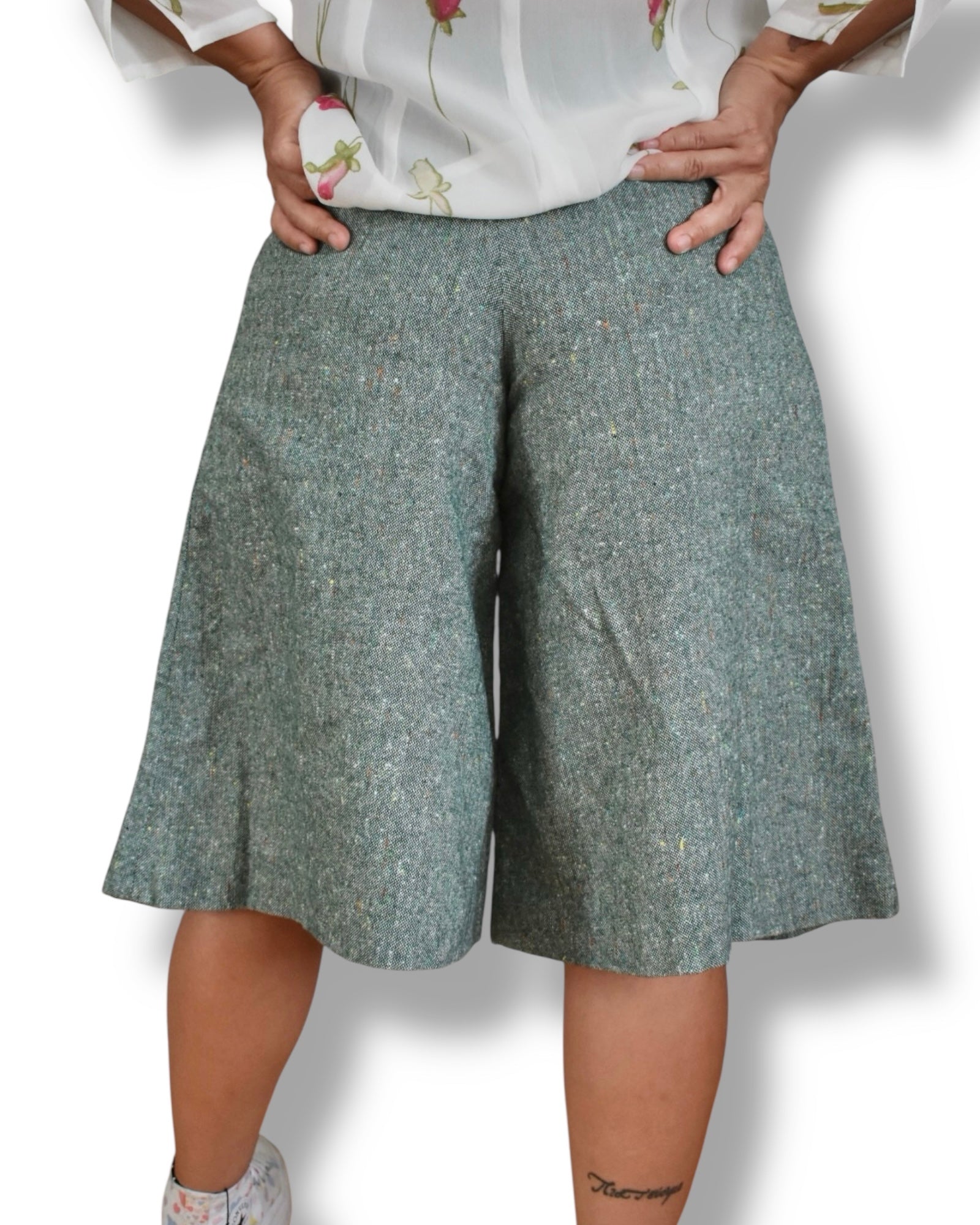 Vintage Women’s Green Wool Tweed Culotte Shorts