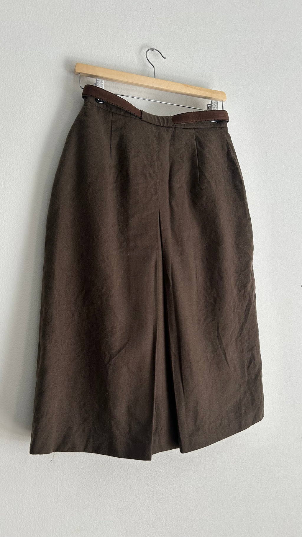 Vintage Wool Midi Skirt – Dark Brown Pleated with Belt (S–M)