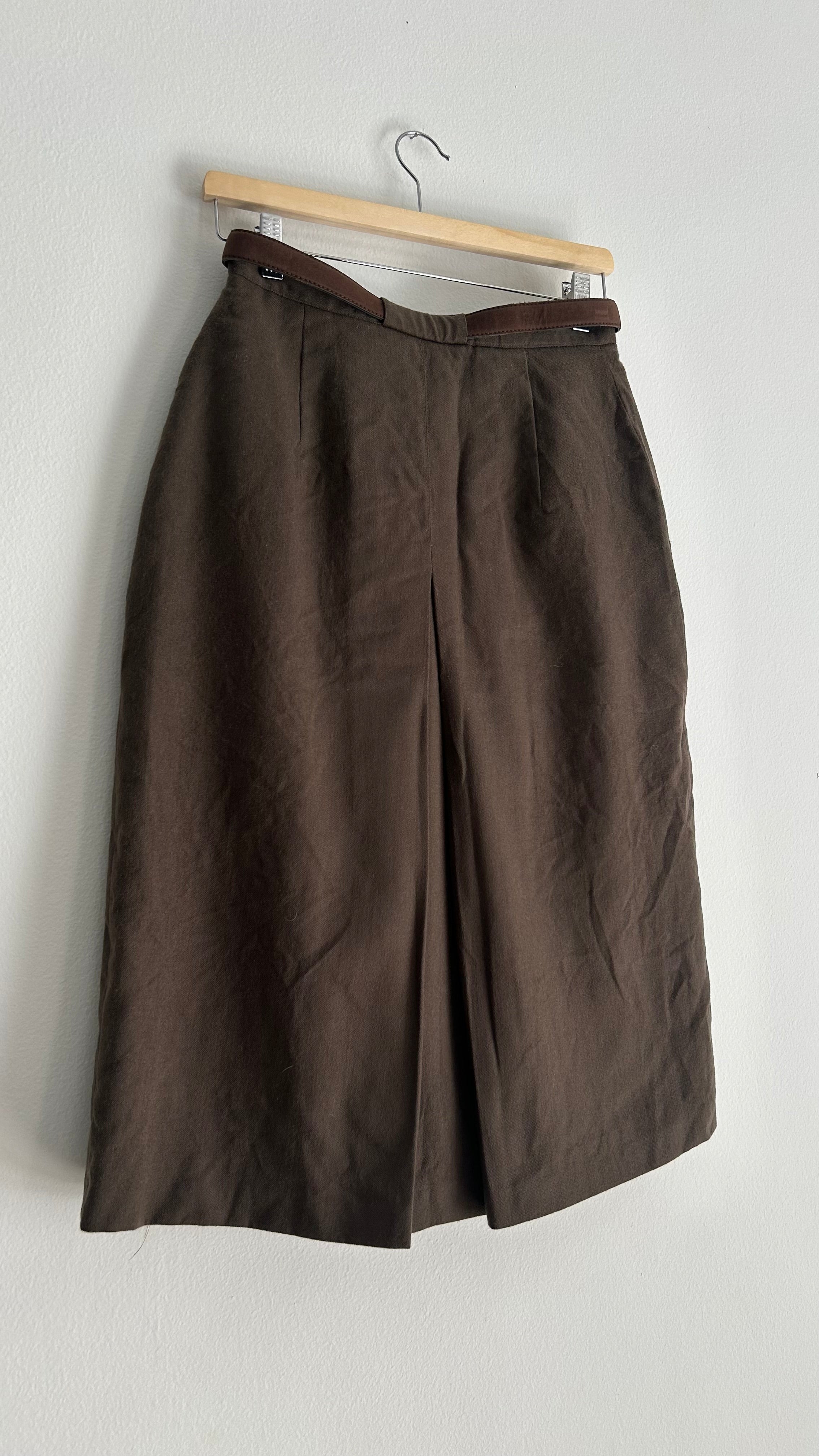 Vintage Wool Midi Skirt – Dark Brown Pleated with Belt (S–M)