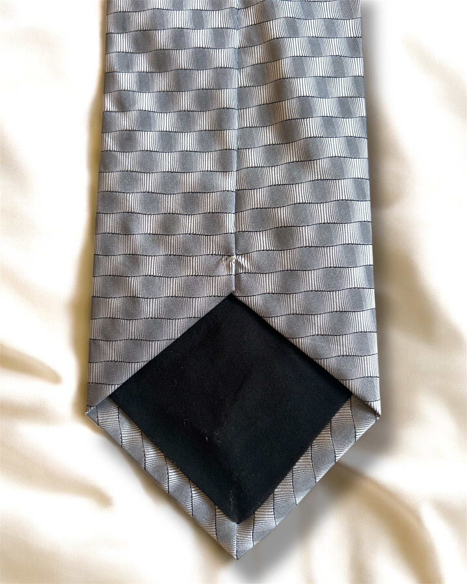 1990’s Vintage Giorgio Armani Cravatte Silk Tie – Italian Metallic Grey