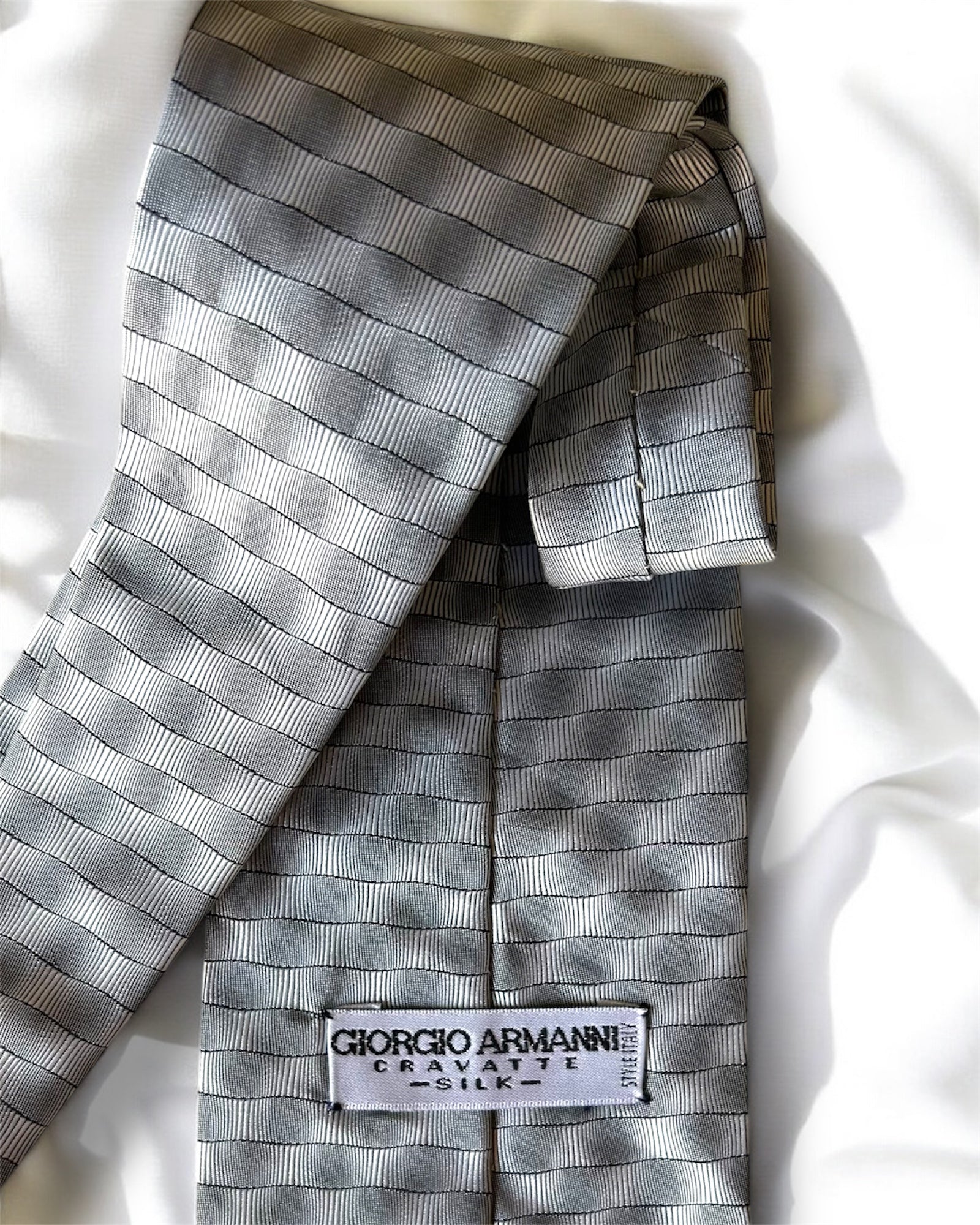 1990’s Vintage Giorgio Armani Cravatte Silk Tie – Italian Metallic Grey