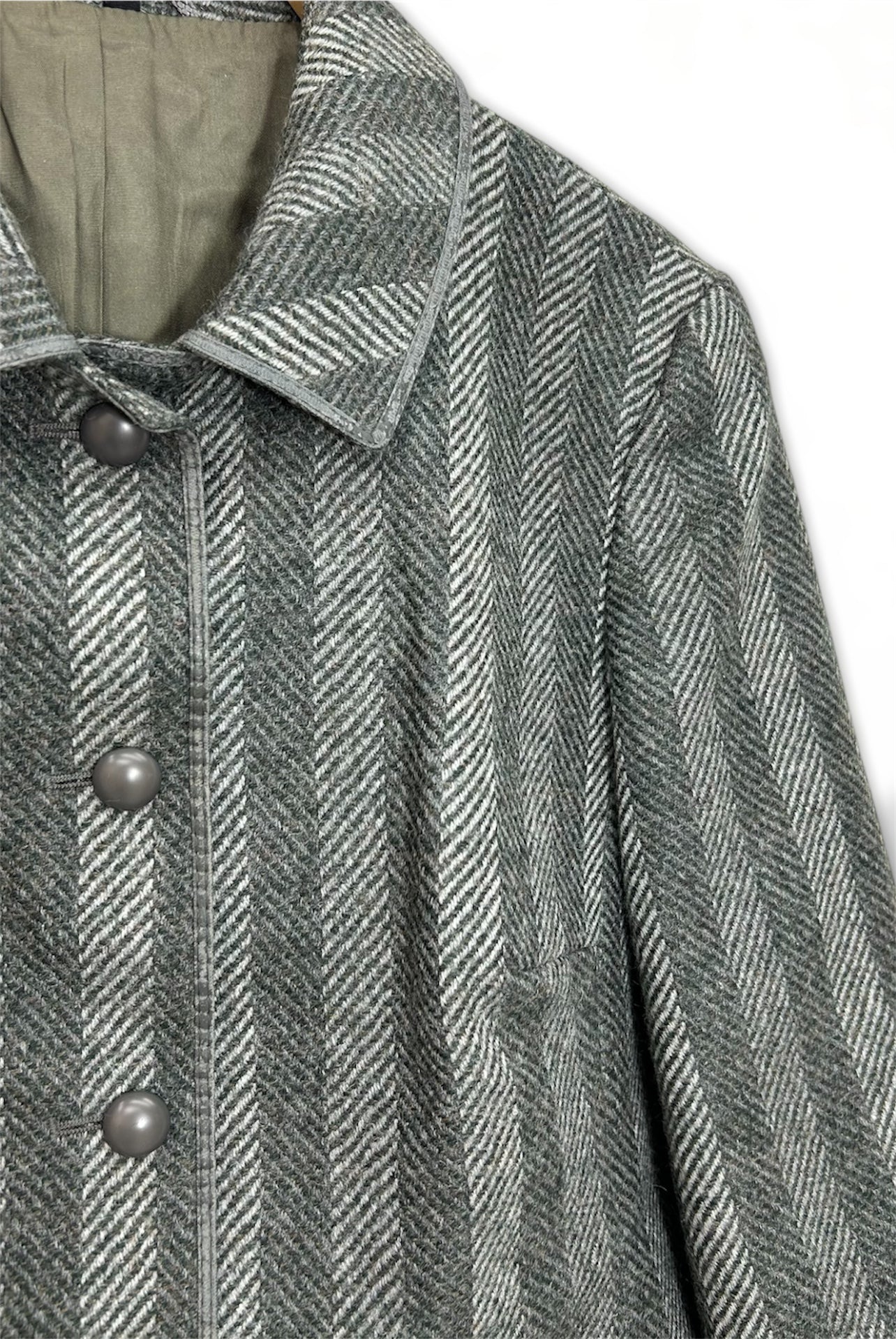 Vintage Wool Herringbone Blazer – Timeless Tailoring