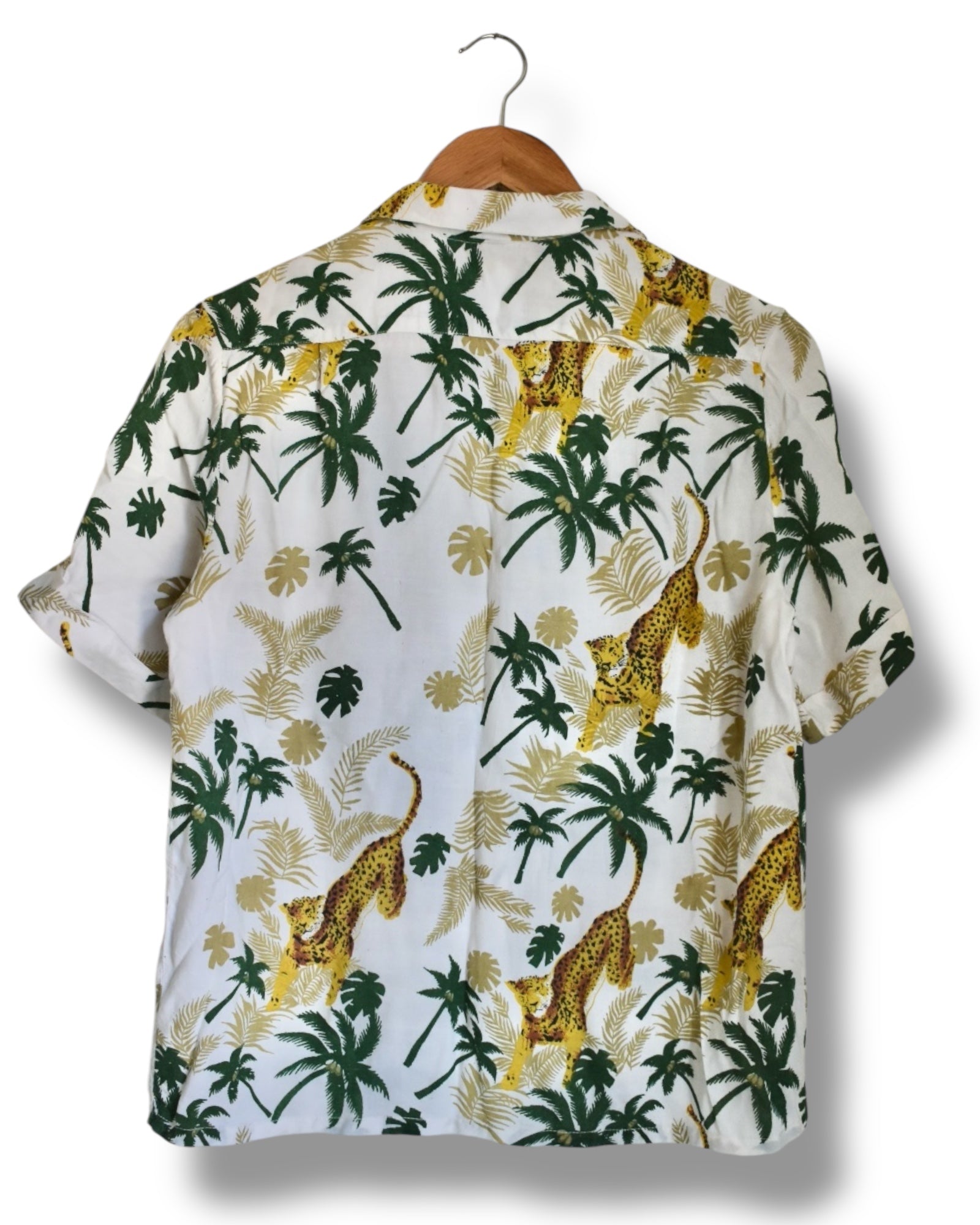 Vintage Cropped Button-Up Shirt with Tropical Leopard Print
