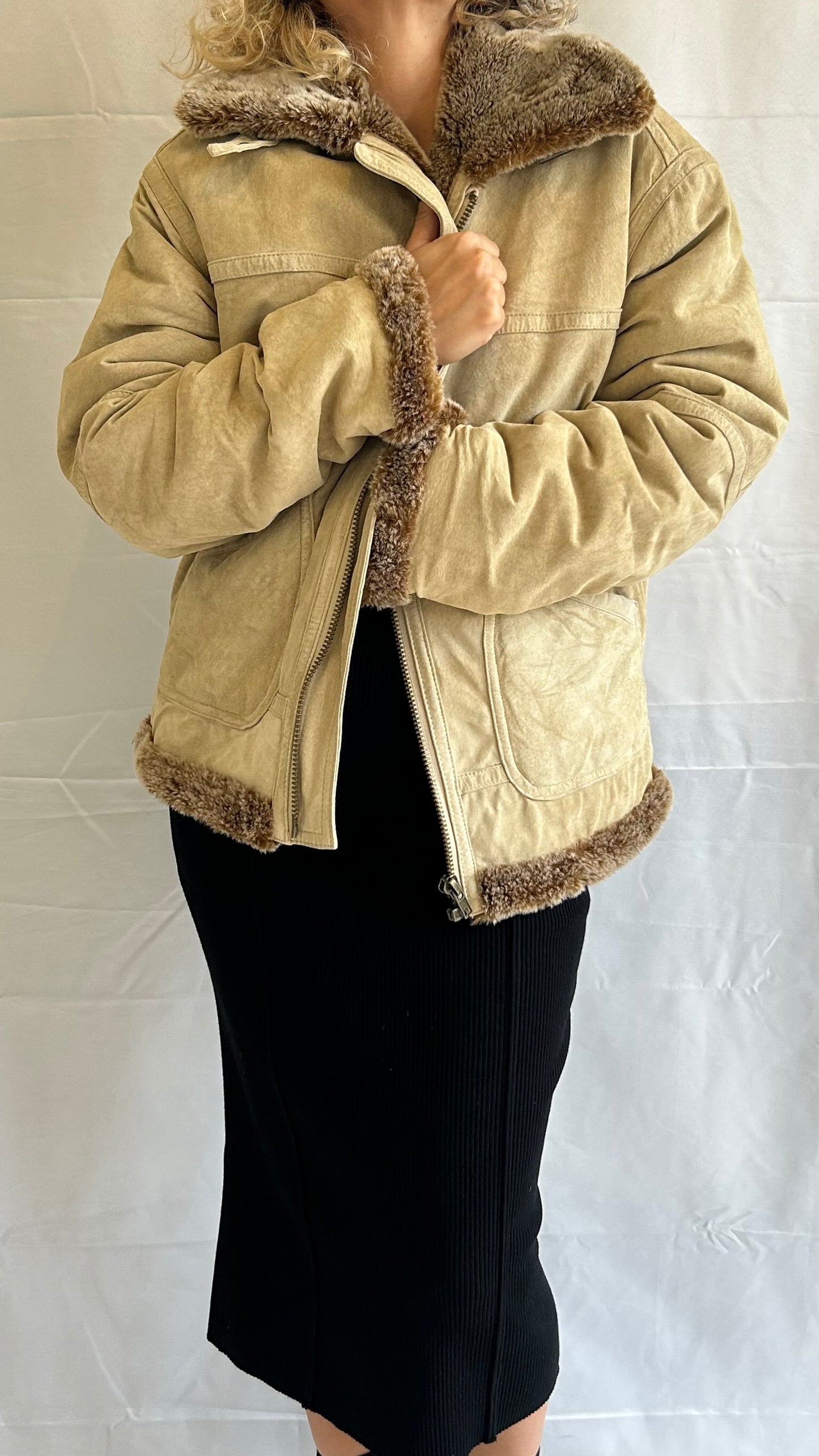 Vintage Jacket 100% Leather & Faux Fur