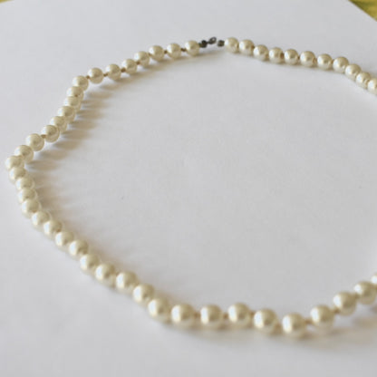 Vintage Pearl Necklace (Cream)