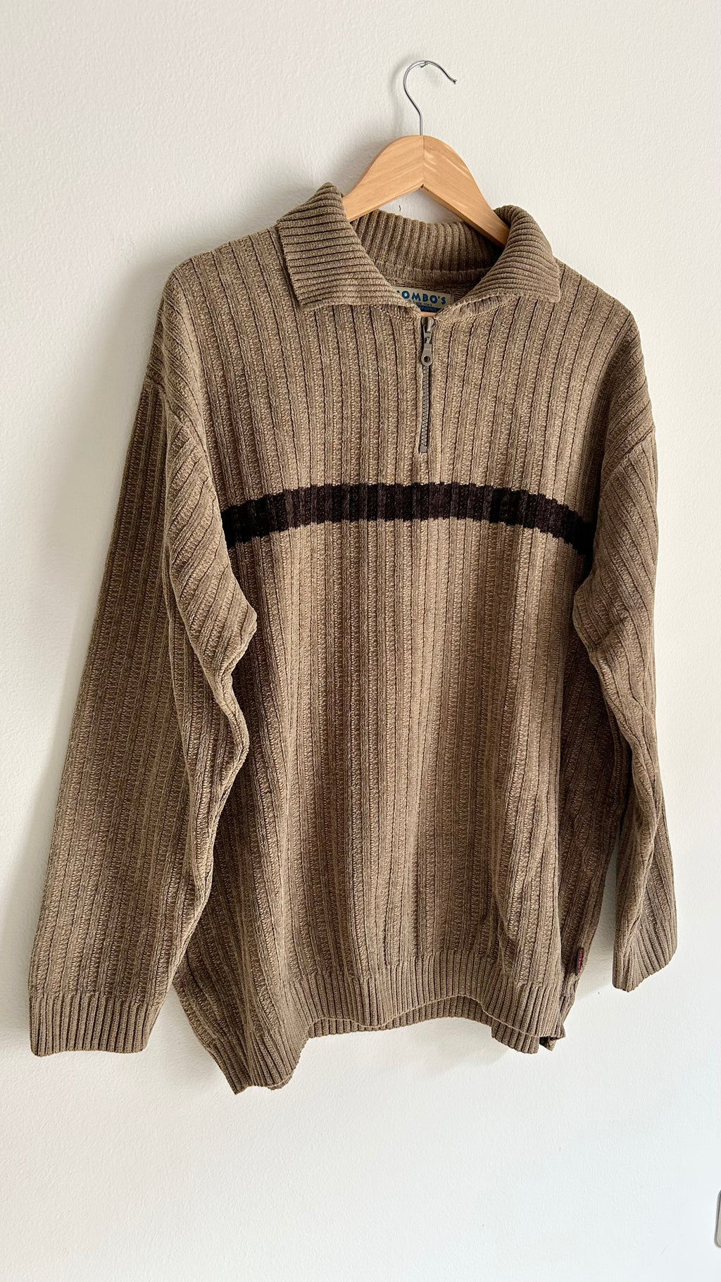 Vintage Brown Ribbed Knit Sweater – Polo Collar & Chest Zipper