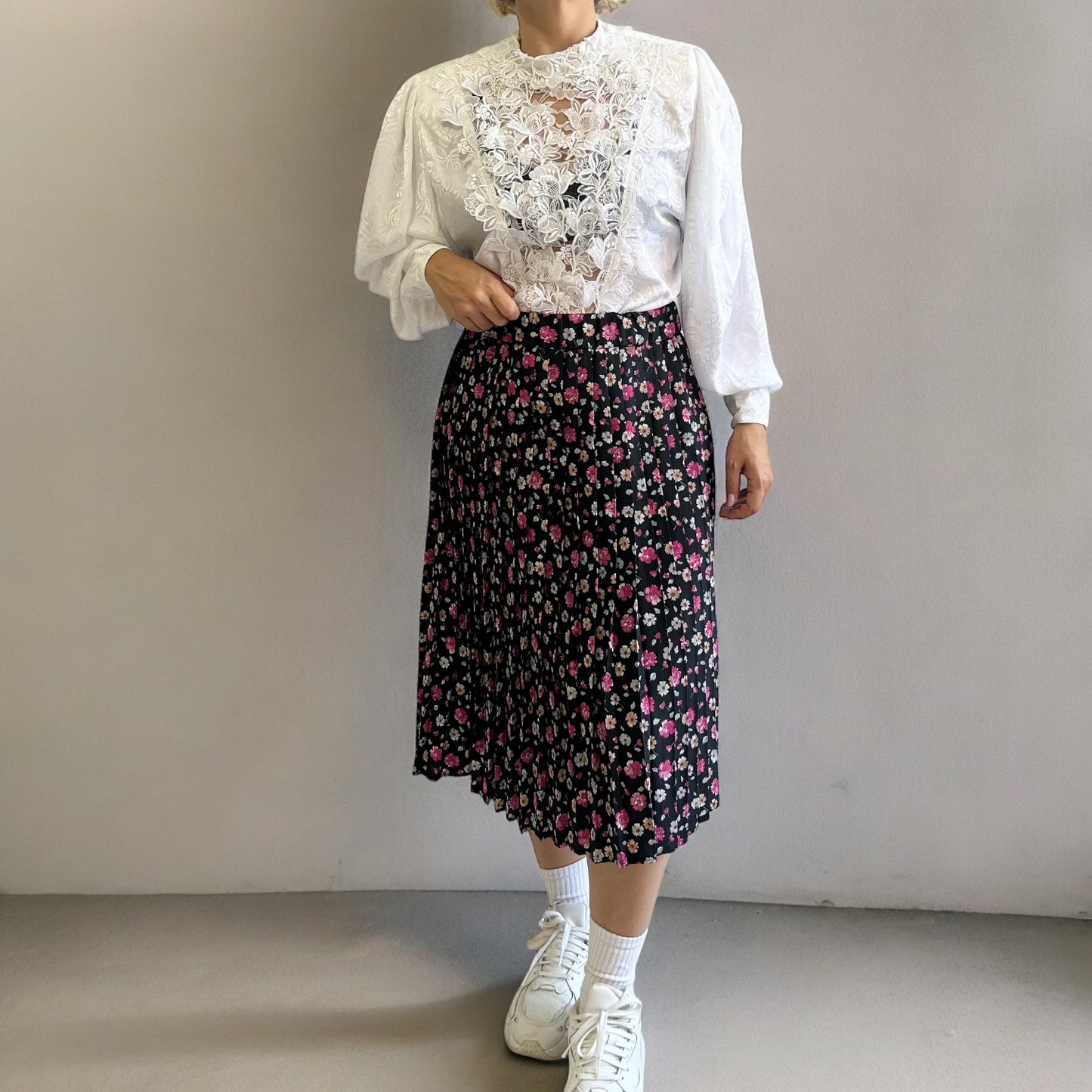 Vintage Floral Pleated Midi Skirt