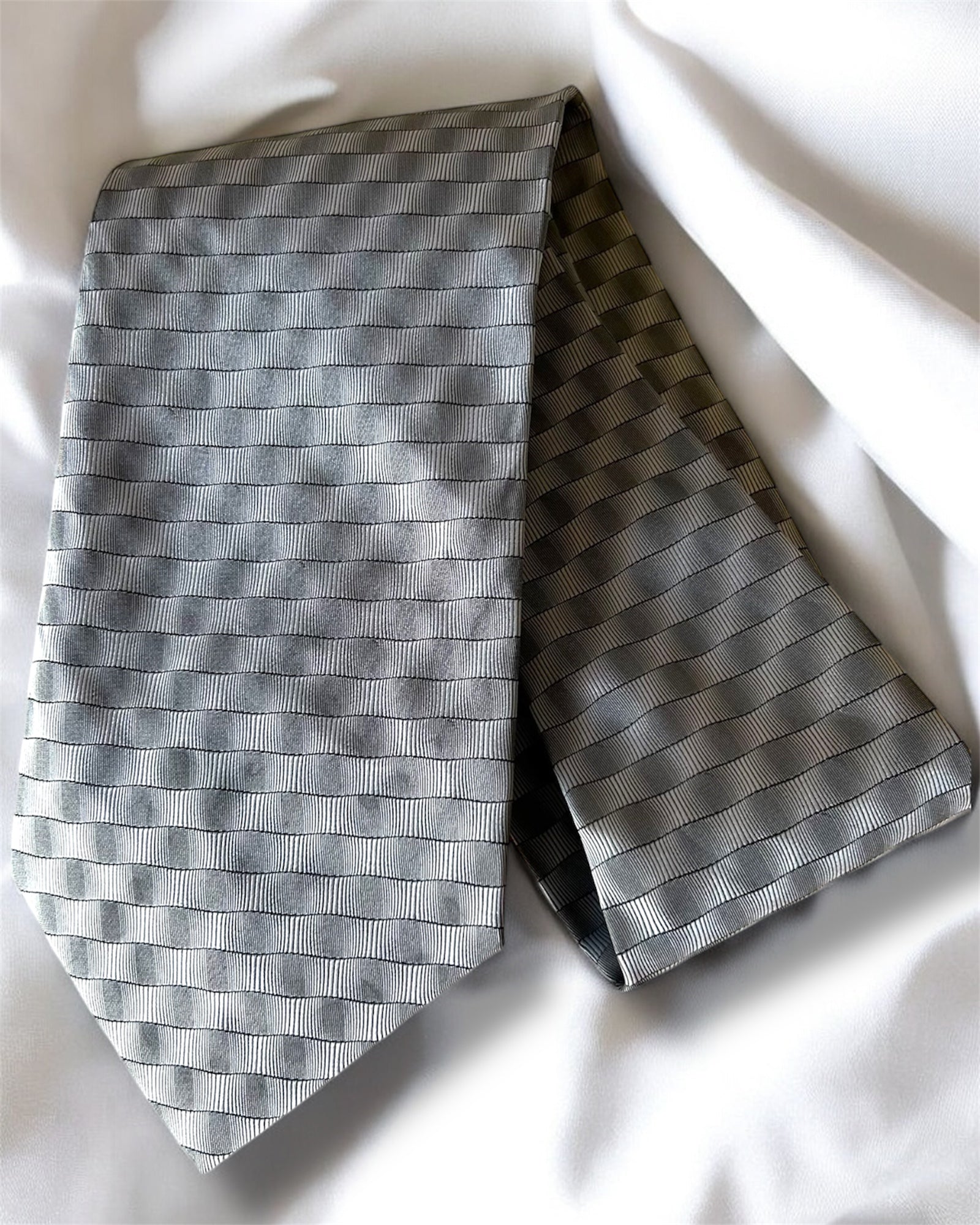 1990’s Vintage Giorgio Armani Cravatte Silk Tie – Italian Metallic Grey
