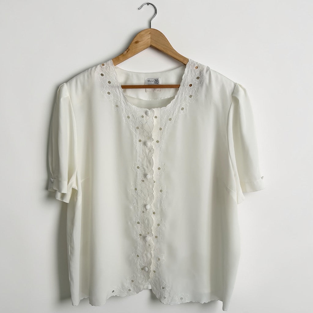 Vintage Romantic Off-White Blouse • Floral Broderie Anglaise