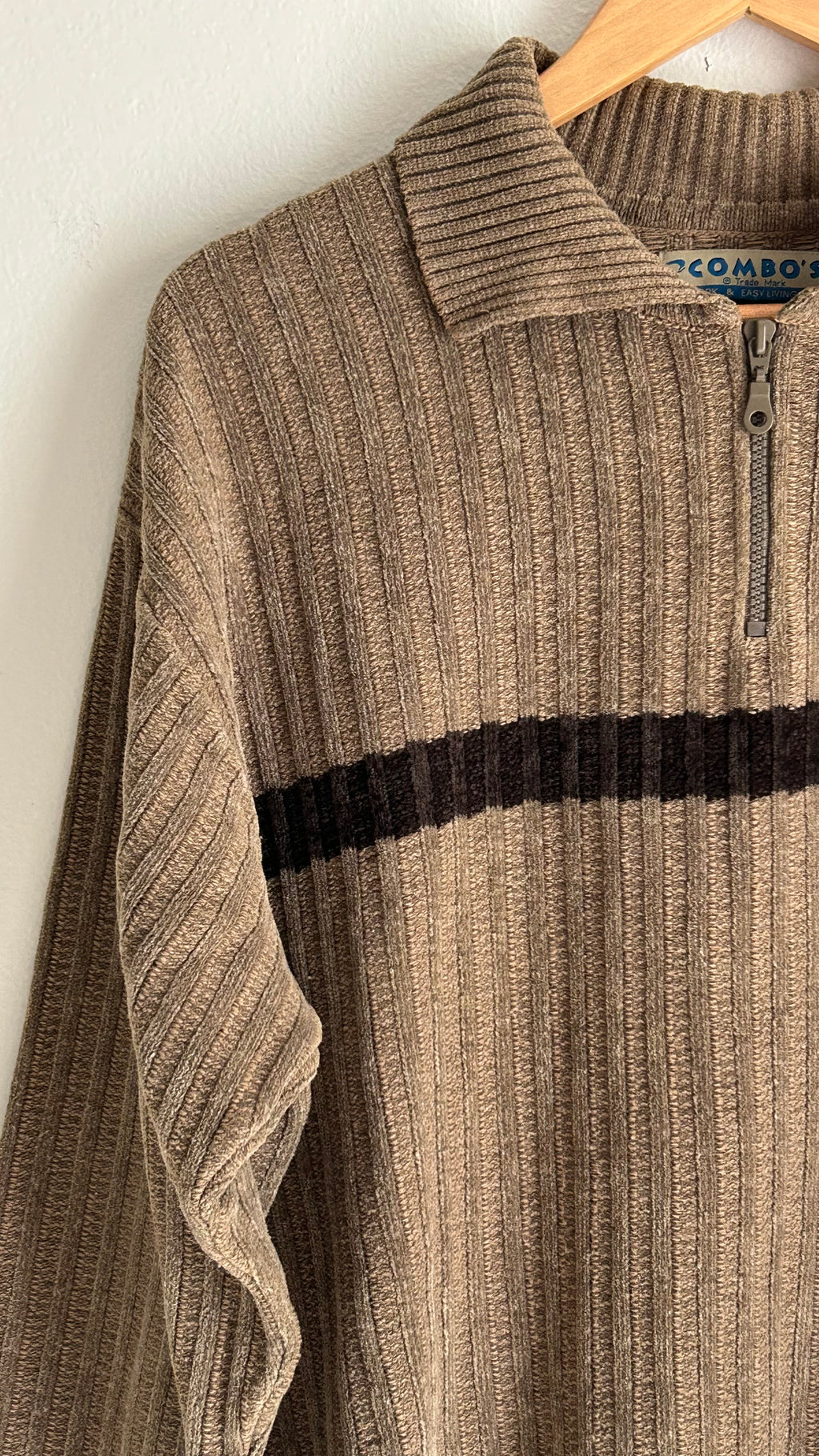 Vintage Brown Ribbed Knit Sweater – Polo Collar & Chest Zipper