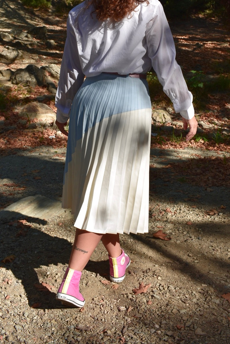 Vintage 1970s Canda Pleated Midi Skirt – Two-Tone Ecru & Baby Blue